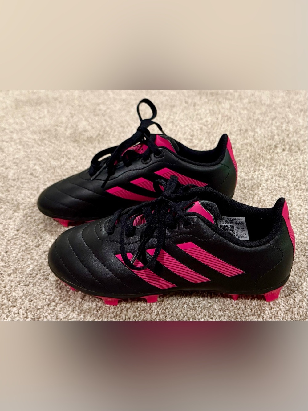 Adidas Girls Soccer Cleats - Picture 2 of 6
